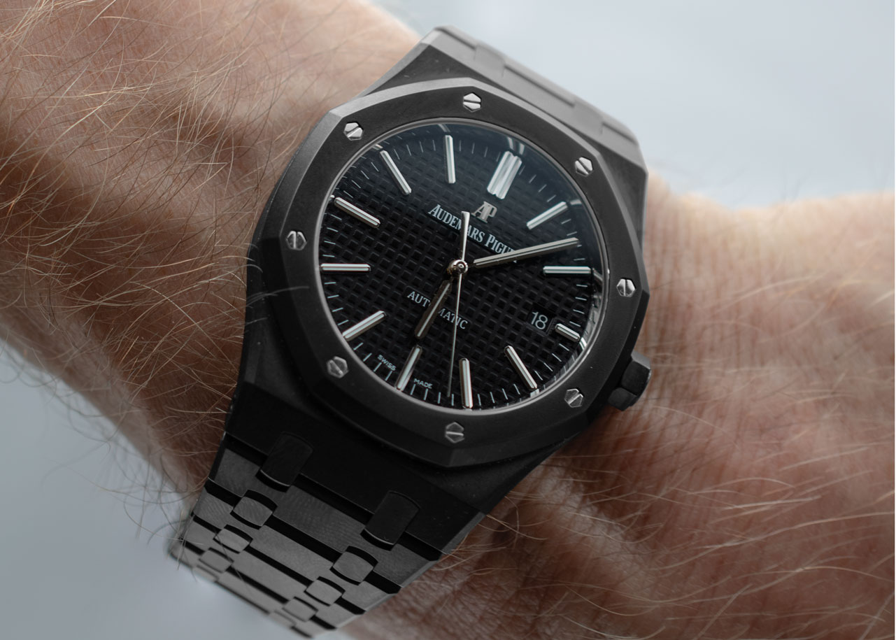 Ap royal oak hotsell 15400 black dial
